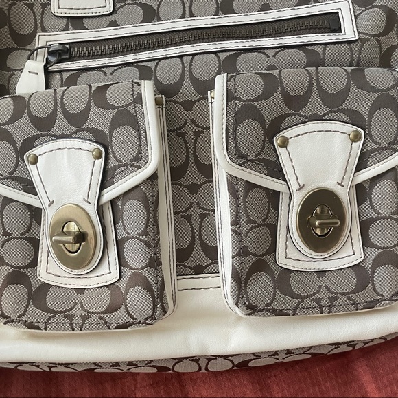 Coach GiGi Tote-Signature fabric, Ivory Leather - Picture 12 of 16